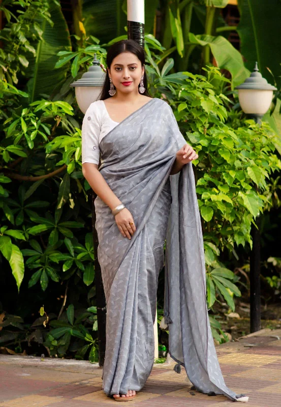 Grey Poly Georgette Woven Design Saree with Unstitched Blouse - A2M Balloon Sleeve Blouse Grey Poly Georgette Woven Design Saree with Unstitched Blouse - A2M Balloon Sleeve Blouse