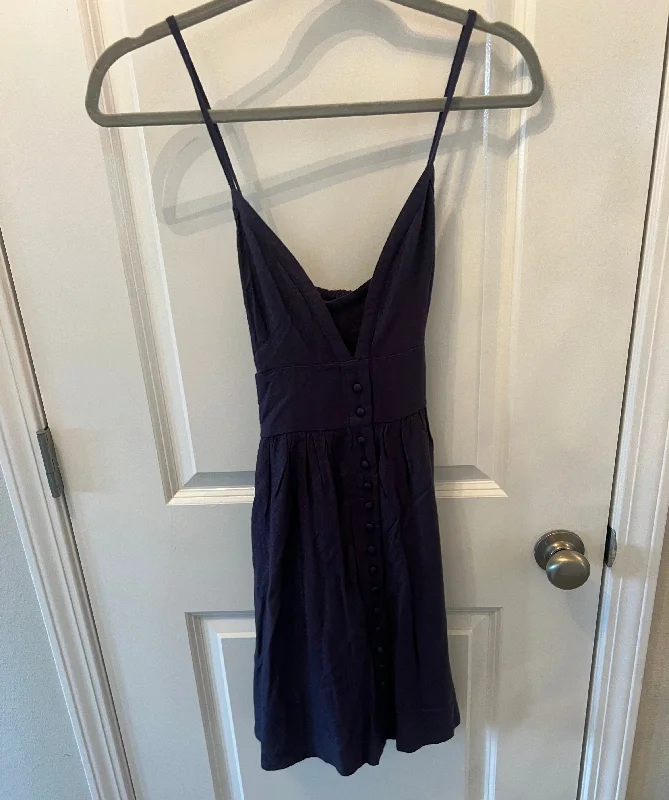 Roxy Button Front Sleeveless Mini Dress Women’s Size Small Navy Chic Tropical Mini Dress Roxy Button Front Sleeveless Mini Dress Women’s Size Small Navy Chic Tropical Mini Dress