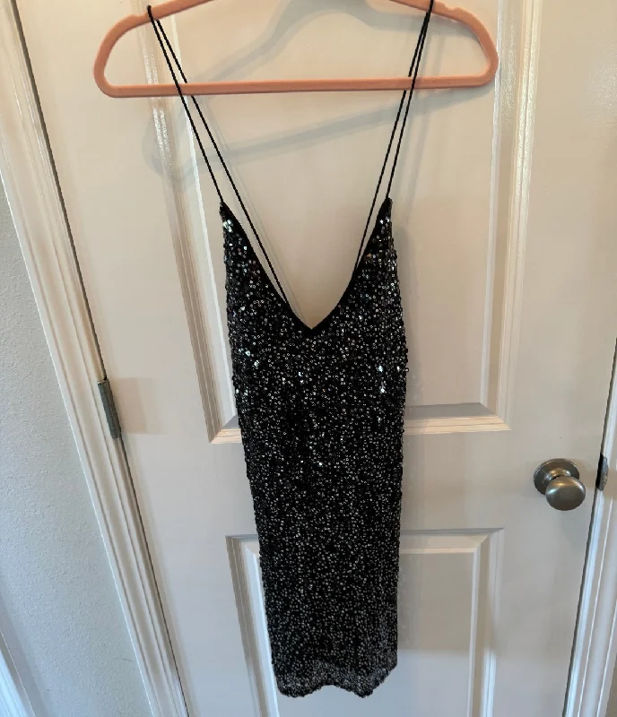 Lulus Force of Fashion Backless Sequin Mini Dress Women’s Size Large Black Elegant Silk Mini Dress Lulus Force of Fashion Backless Sequin Mini Dress Women’s Size Large Black Elegant Silk Mini Dress