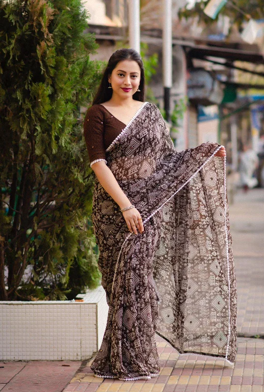Coffee Poly Georgette Ethnic Motifs Saree with Unstitched Blouse - A2M Chic Square Blouse Coffee Poly Georgette Ethnic Motifs Saree with Unstitched Blouse - A2M Chic Square Blouse