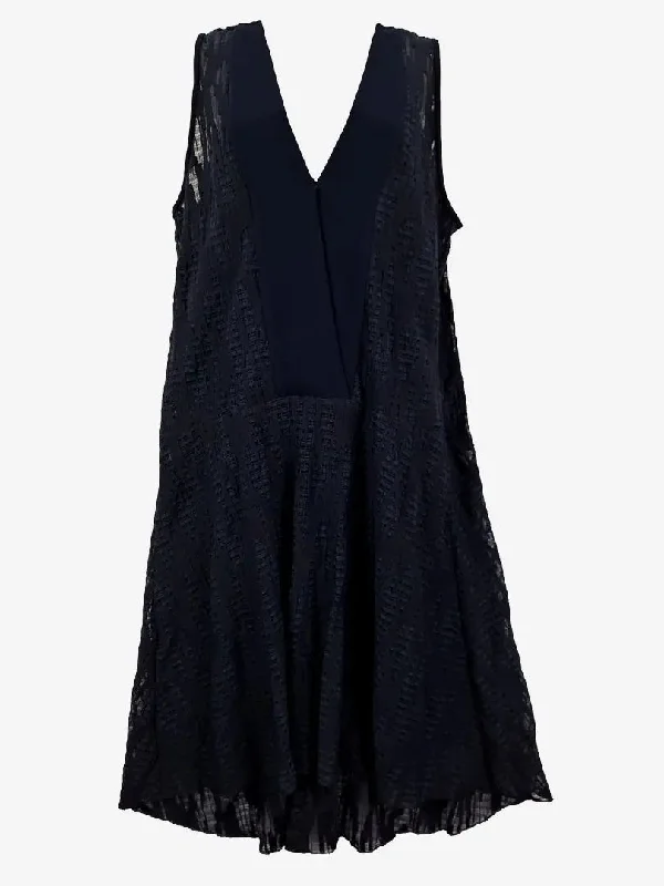 Ginger & Smart Textured Navy V Neck Mini Dress Size 8 Stylish Sweetheart Neck Mini Dress Ginger & Smart Textured Navy V Neck Mini Dress Size 8 Stylish Sweetheart Neck Mini Dress