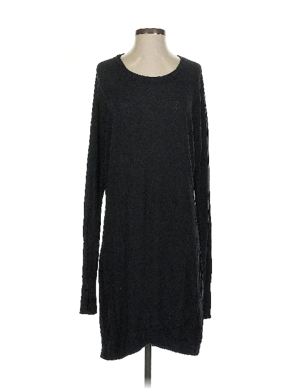 Casual Dress Crew Neckline Sporty