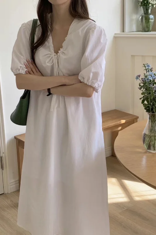 Women's summer loose fitting white dress 4374 Turtleneck Neckline Stylish