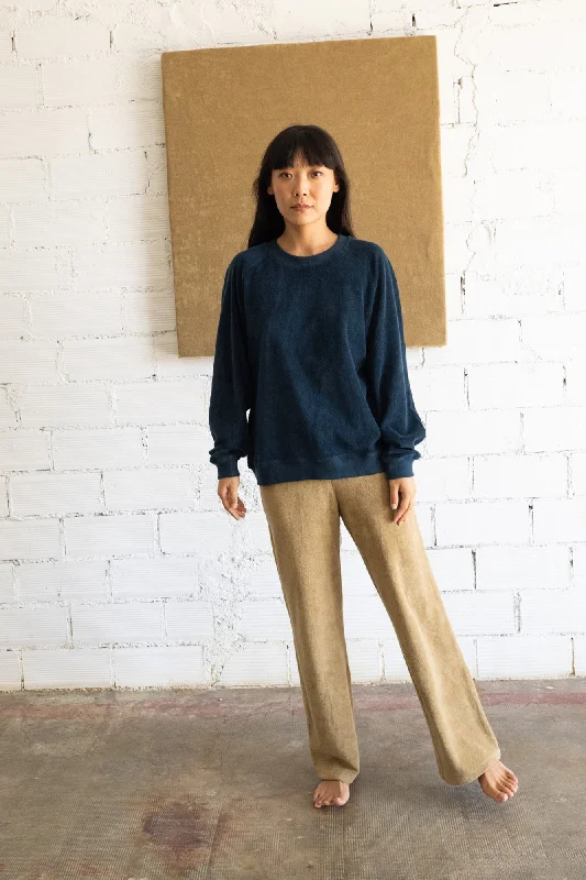 Gilda terry sweatshirt raglan sleeves in midnight blue Hoodie with V-Neck Classic Versatile Gilda terry sweatshirt raglan sleeves in midnight blue Hoodie with V-Neck Classic Versatile