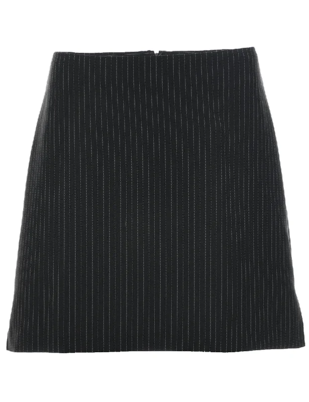Pinstriped A-line Skirt - M ruffled skirt detail